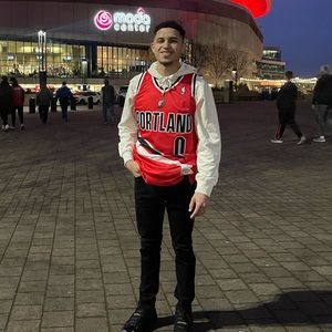 Meet your Posher, Abe